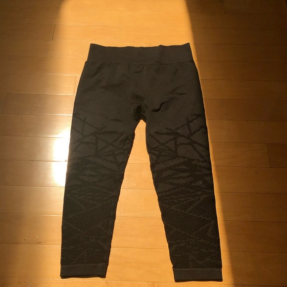 Fabletics leggings - Picture 3 of 4